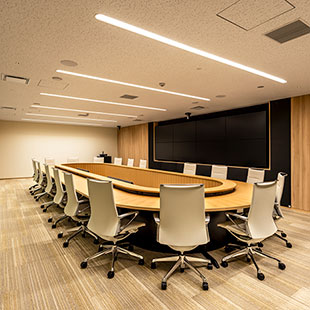大阪本社 8階役員会議室の拡大写真を見る