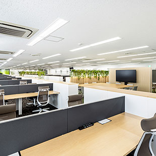大阪本社 7階執務室の拡大写真を見る