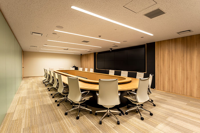 大阪本社 8階役員会議室